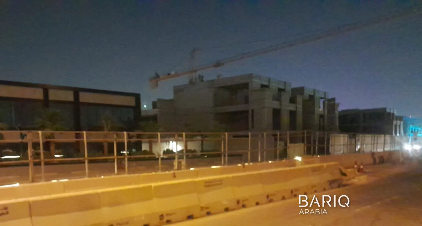 Prince Turki Al Awwal Road site boundary at night