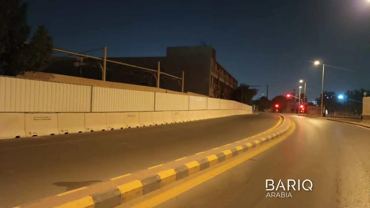 سور شينكو لمشروع نسما على طريق الأمير تركي ليلاً